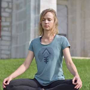 Laure, un expert en cours de yoga à Bastia